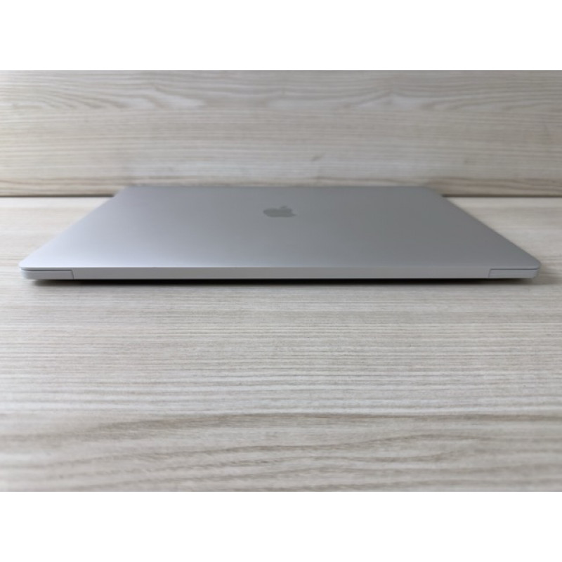 MacBook Pro 16 2019 Silver I7 2.6ghz 16/512